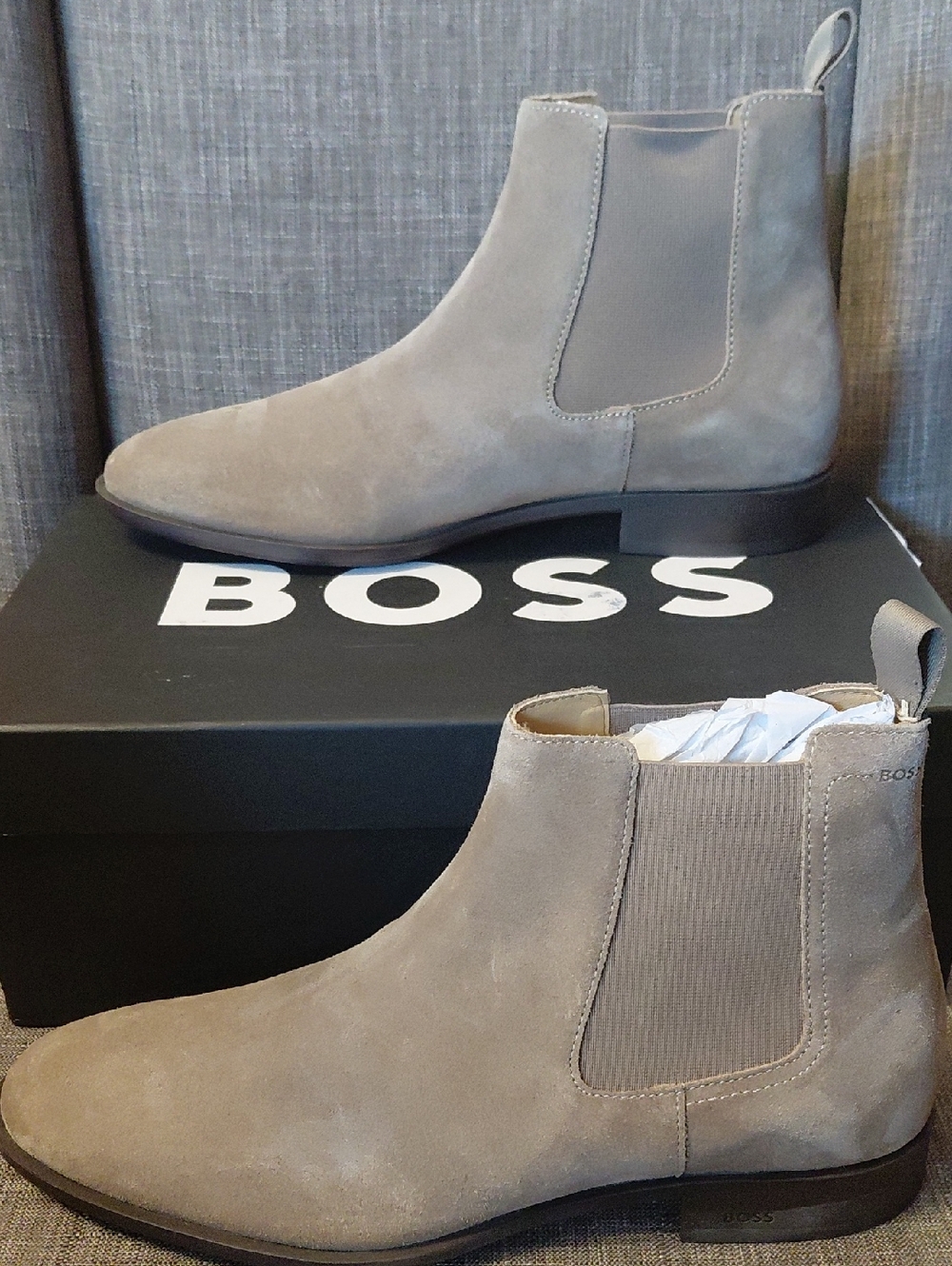 BOSS Men's Medium Beige Suede Chukka Chelsea Boots Size 9.5 US